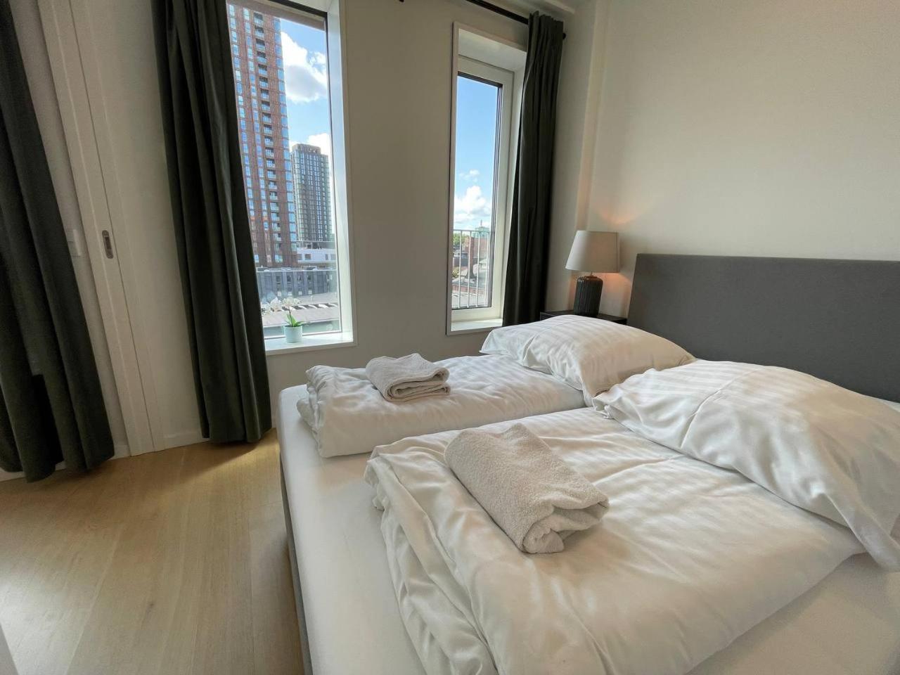 Apartment Stunning With Lovely Views